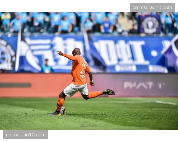 业余联赛调研报告显示，民间赛事战术风格正模仿中超强调快速反击